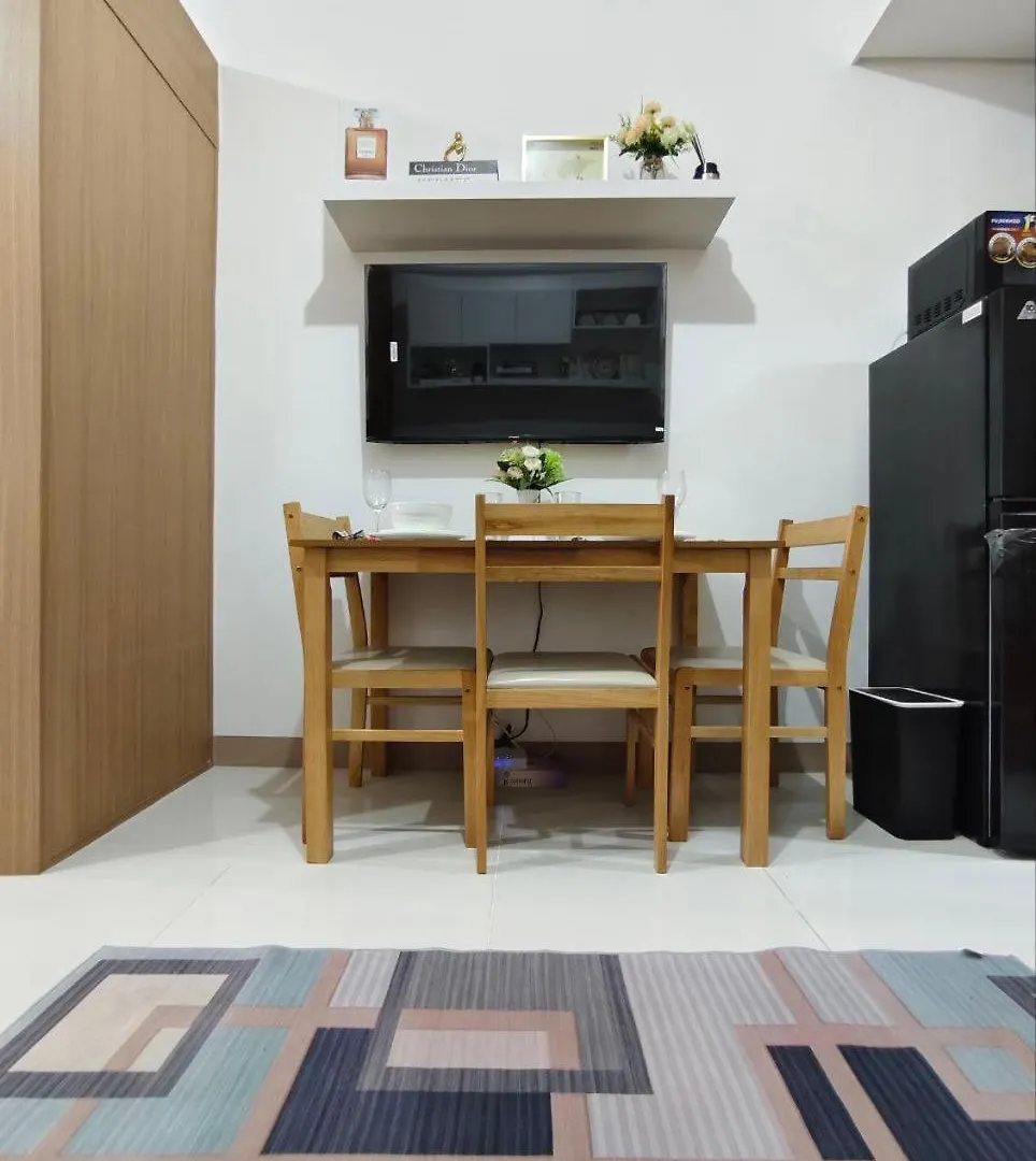 Stylish Condo With City View And Netflix - Pool Access Manila Apartment