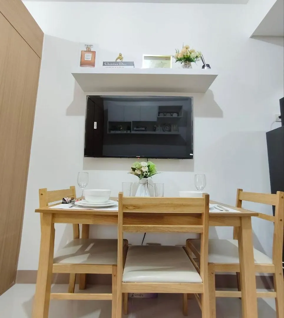 Apartment Stylish Condo With City View And Netflix - Pool Access Manila Philippines