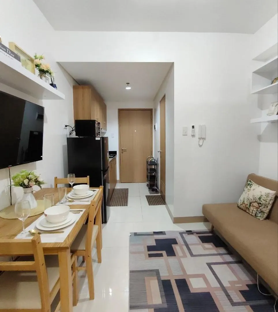 Apartment Stylish Condo With City View And Netflix - Pool Access Manila